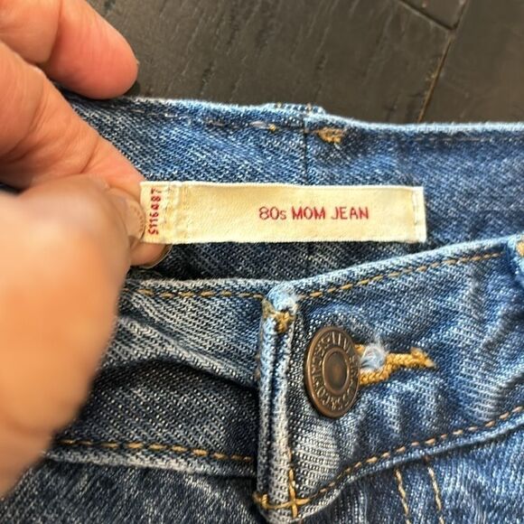 Levi’s 80’s Mom Jean W30 L30 Distressed High Rise Cotton Jeans - Picture 13 of 15